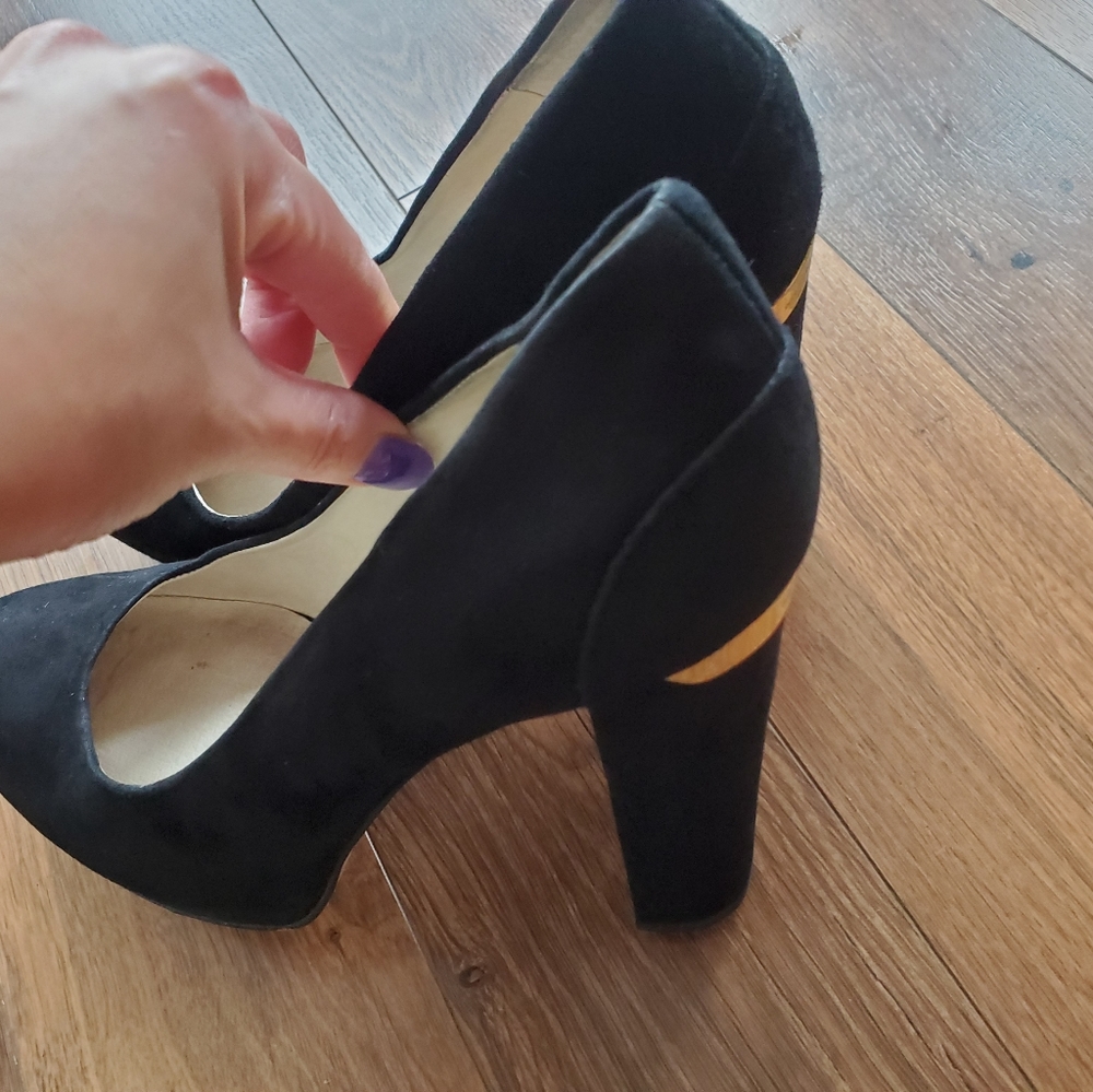 Heels - Picture 1 of 7